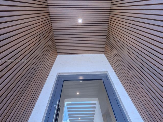 Продажа дома по адресу 4231 SW 10th St - фото 6008926