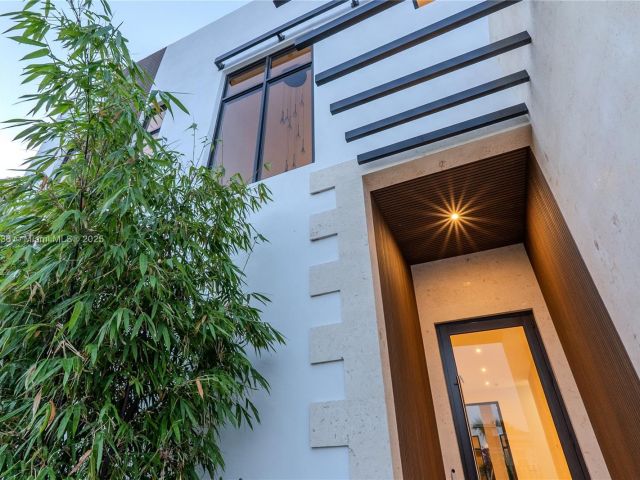 Продажа дома по адресу 4231 SW 10th St - фото 6008927