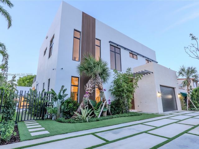 Продажа дома по адресу 4231 SW 10th St - фото 6008929