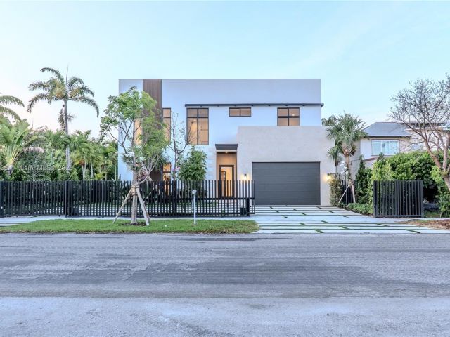 Продажа дома по адресу 4231 SW 10th St - фото 6008930