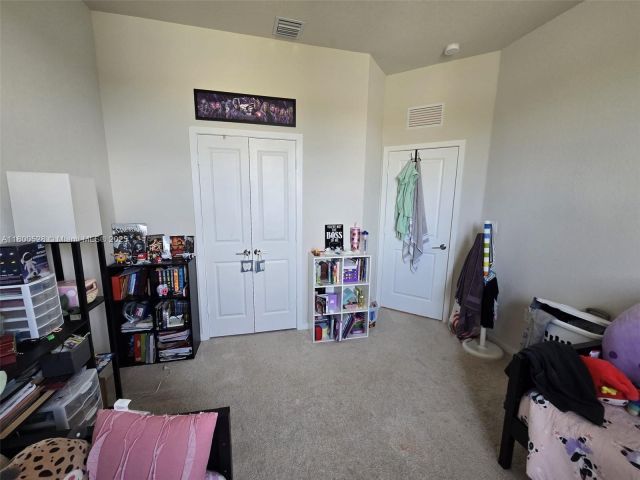 Продажа дома по адресу 10847 SW 232nd Ter - фото 5993697