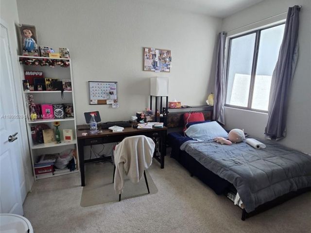 Продажа дома по адресу 10847 SW 232nd Ter - фото 5993699