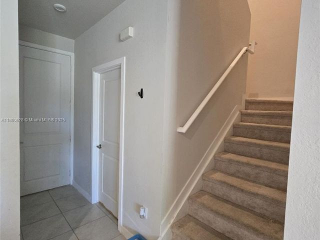 Продажа дома по адресу 10847 SW 232nd Ter - фото 5993707