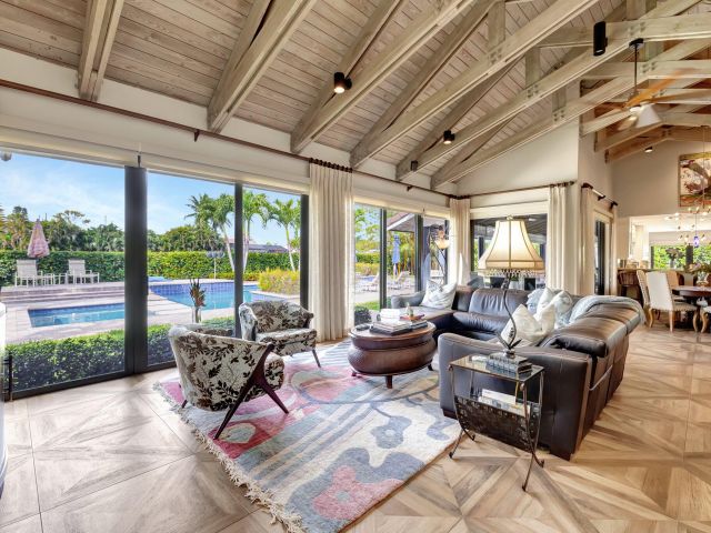 Продажа дома по адресу 4668 Wildewood Drive - фото 5996416