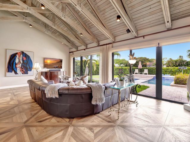 Продажа дома по адресу 4668 Wildewood Drive - фото 5996417