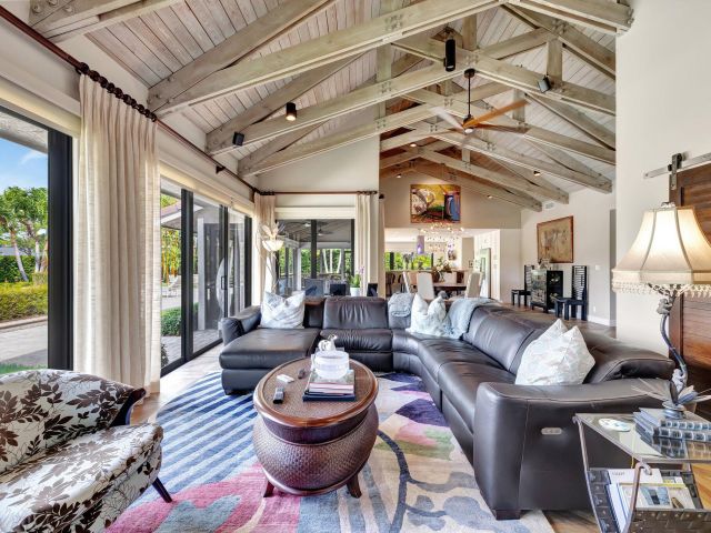 Продажа дома по адресу 4668 Wildewood Drive - фото 6488492