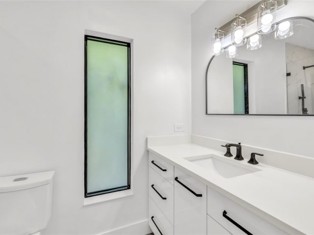 Продажа дома по адресу 832 Appleby St - фото 6017971