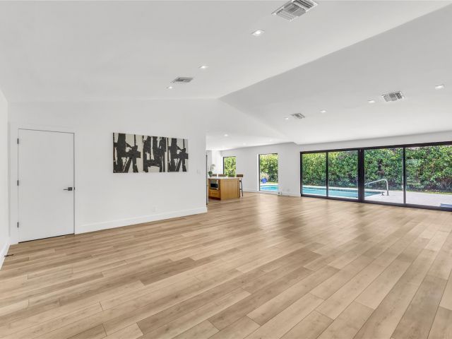 Продажа дома по адресу 832 Appleby St - фото 6017977