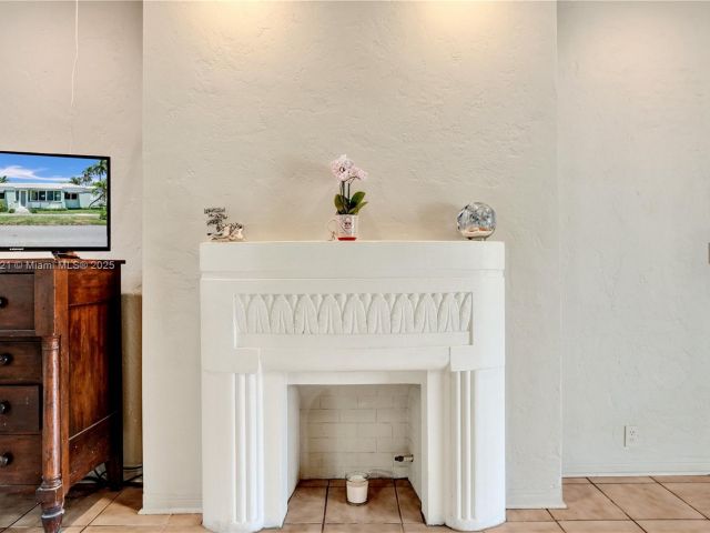 Продажа дома по адресу 326 S 14th Ave - фото 6038674