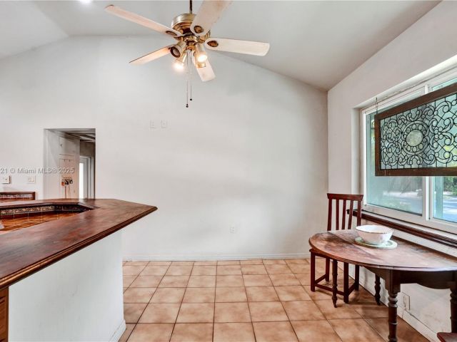 Продажа дома по адресу 326 S 14th Ave - фото 6038676