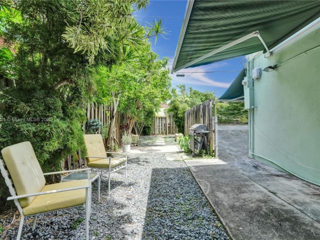 Продажа дома по адресу 326 S 14th Ave - фото 6038679