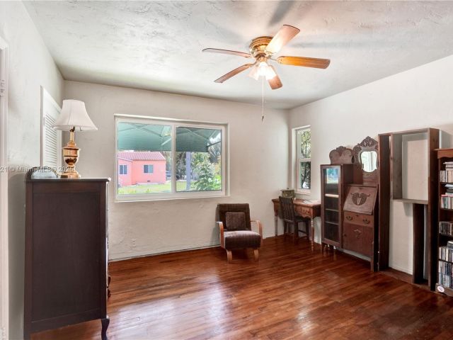 Продажа дома по адресу 326 S 14th Ave - фото 6038681