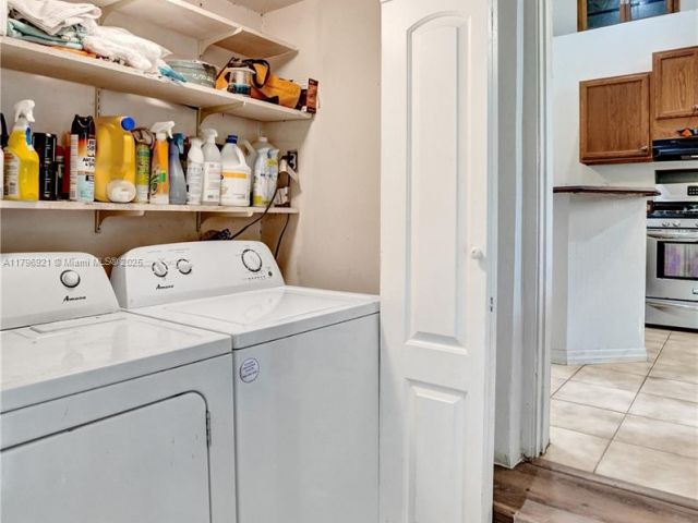 Продажа дома по адресу 326 S 14th Ave - фото 6038687