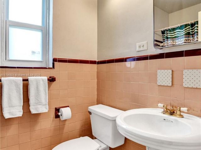 Продажа дома по адресу 326 S 14th Ave - фото 6038689