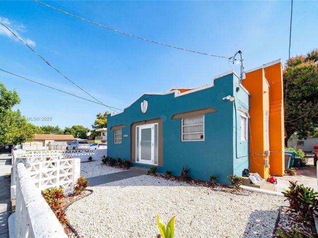 Продажа дома по адресу 1436 SW 3rd St - фото 6000989