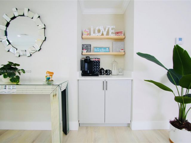 Дом в аренду по адресу 244 NW 6th Ave 244 - фото 5998124