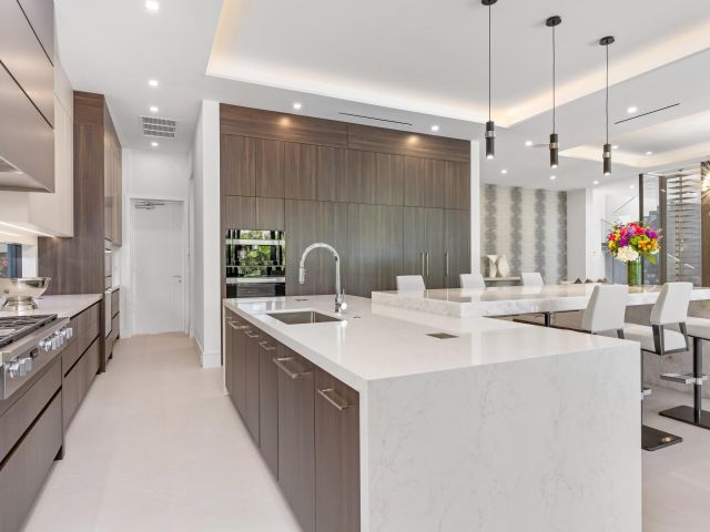 Продажа дома по адресу 1955 Thatch Palm Drive - фото 6015528