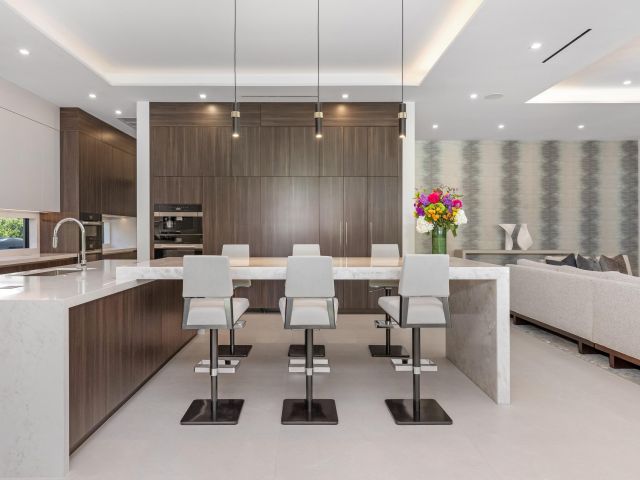 Продажа дома по адресу 1955 Thatch Palm Drive - фото 6015529