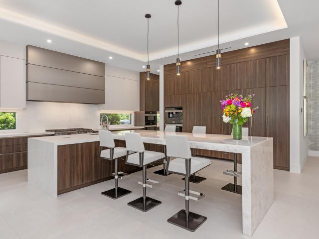 Продажа дома по адресу 1955 Thatch Palm Drive - фото 6015530