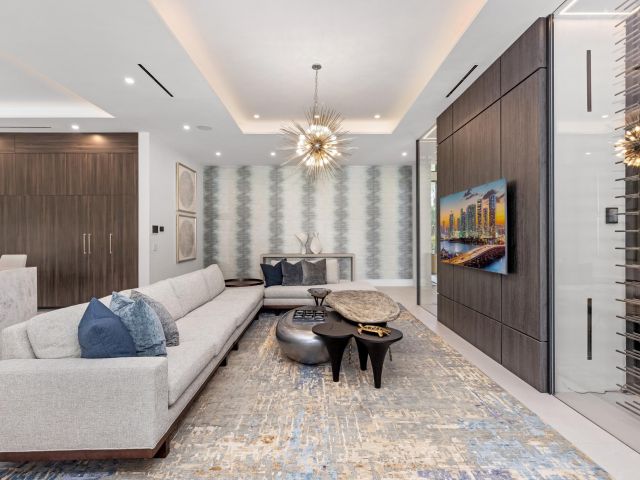 Продажа дома по адресу 1955 Thatch Palm Drive - фото 6015532