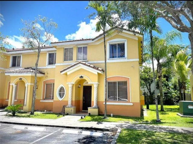 Дом в аренду по адресу 2938 SE 15th Ter - фото 5997685