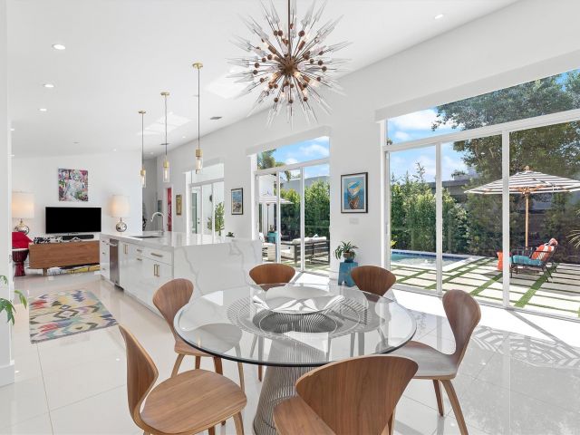 Продажа дома по адресу 619 NE 21st Ct - фото 6074617