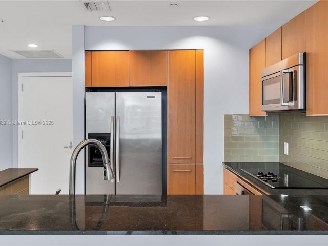 Продажа квартиры #1811 - фото 6021170