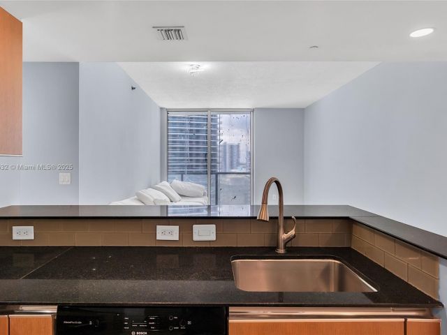 Продажа квартиры #1811 - фото 6021173