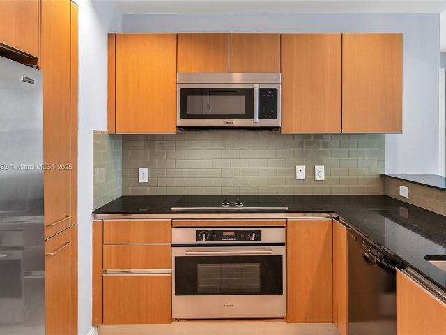 Продажа квартиры #1811 - фото 6021175