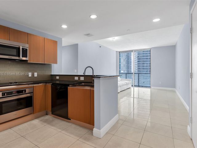 Продажа квартиры #1811 - фото 6021176