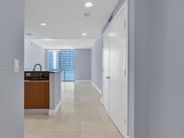 Продажа квартиры #1811 - фото 6021177