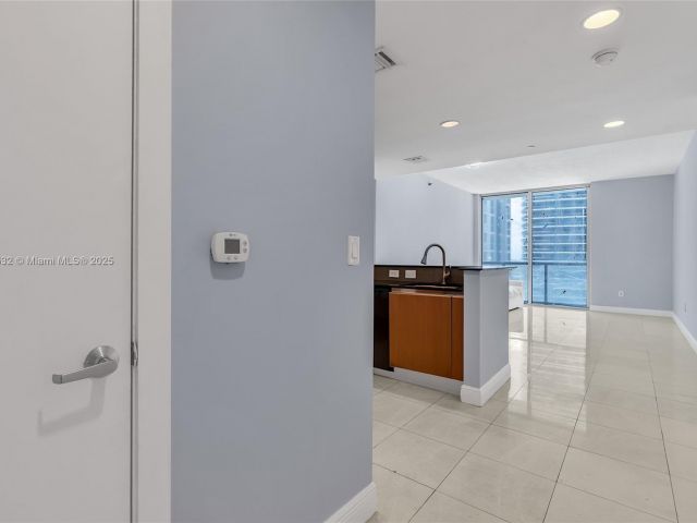 Продажа квартиры #1811 - фото 6021178