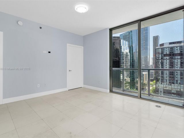 Продажа квартиры #1811 - фото 6021179