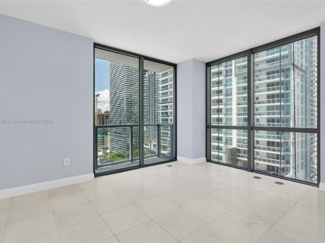 Продажа квартиры #1811 - фото 6021182