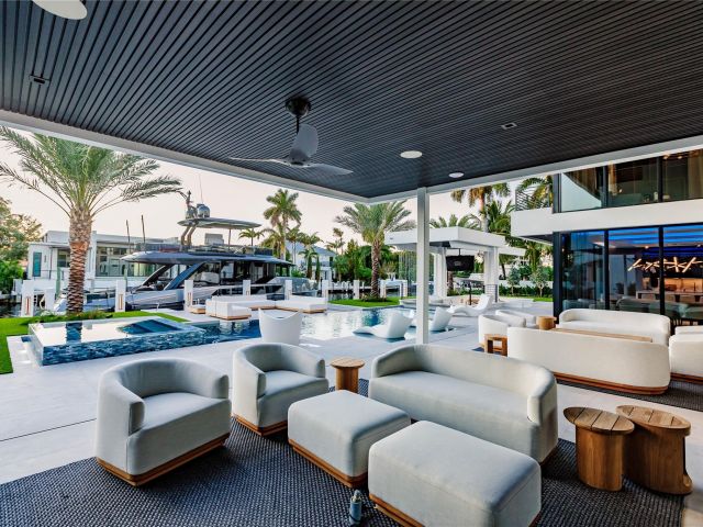 Продажа дома по адресу 725 Poinciana Dr - фото 6024282