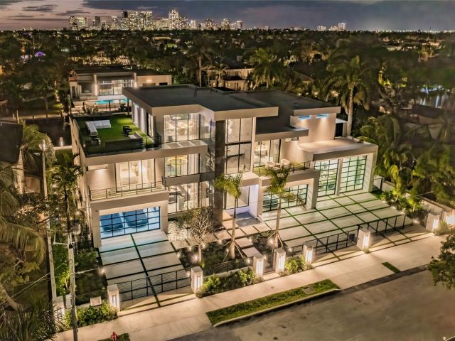 Продажа дома по адресу 725 Poinciana Dr - фото 6024283