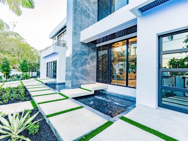 Продажа дома по адресу 725 Poinciana Dr - фото 6024294