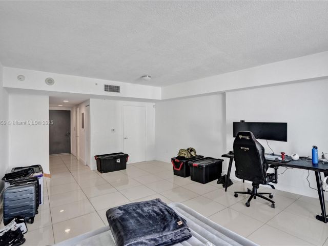 Продажа квартиры #4007 - фото 6001646