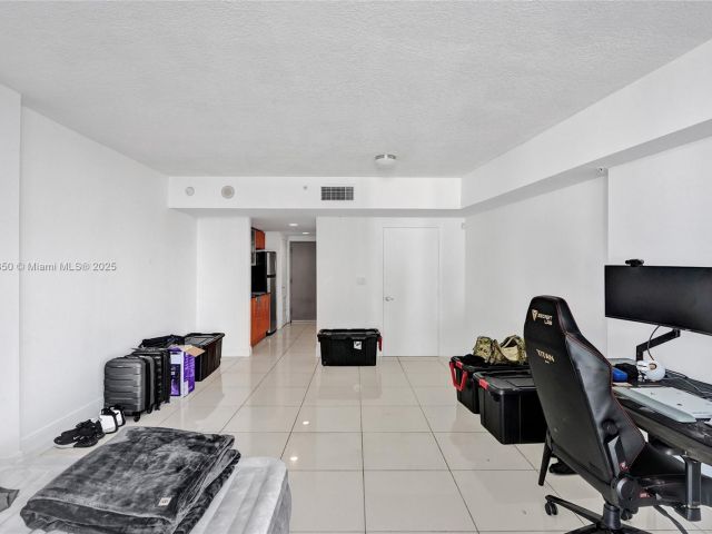 Продажа квартиры #4007 - фото 6001647