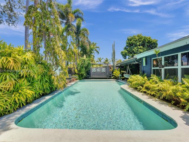 Продажа дома по адресу 2213 NE 17th Ave - фото 6035920