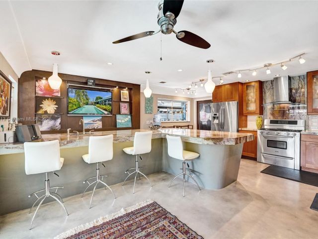 Продажа дома по адресу 2213 NE 17th Ave - фото 6035929