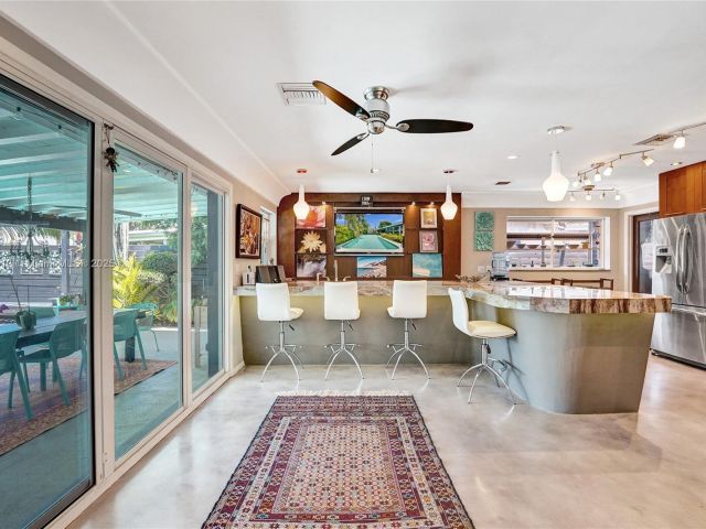 Продажа дома по адресу 2213 NE 17th Ave - фото 6035930