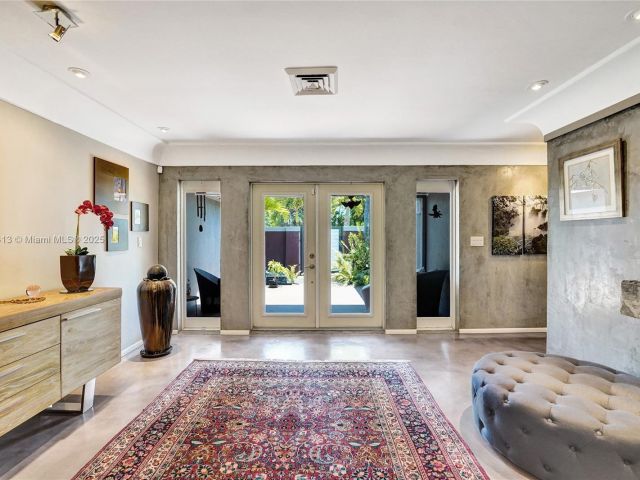 Продажа дома по адресу 2213 NE 17th Ave - фото 6035934