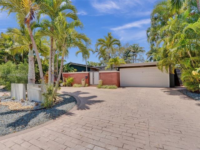 Продажа дома по адресу 2213 NE 17th Ave - фото 6035936