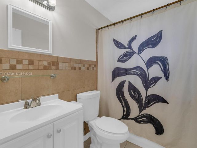 Продажа дома по адресу 1371 NW 198th St - фото 6002149