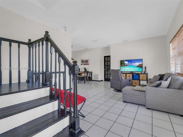 Продажа дома по адресу 1371 NW 198th St - фото 6002154