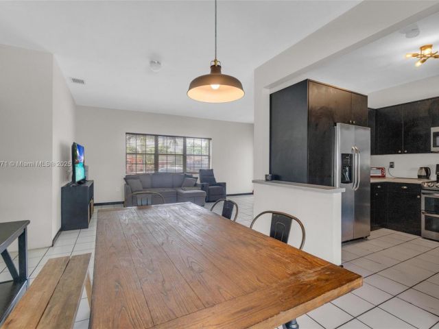 Продажа дома по адресу 1371 NW 198th St - фото 6002166