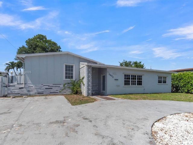 Продажа дома по адресу 1371 NW 198th St - фото 6002167