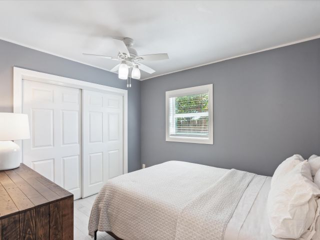 Дом в аренду по адресу 543 NE 3rd Avenue - фото 6013955