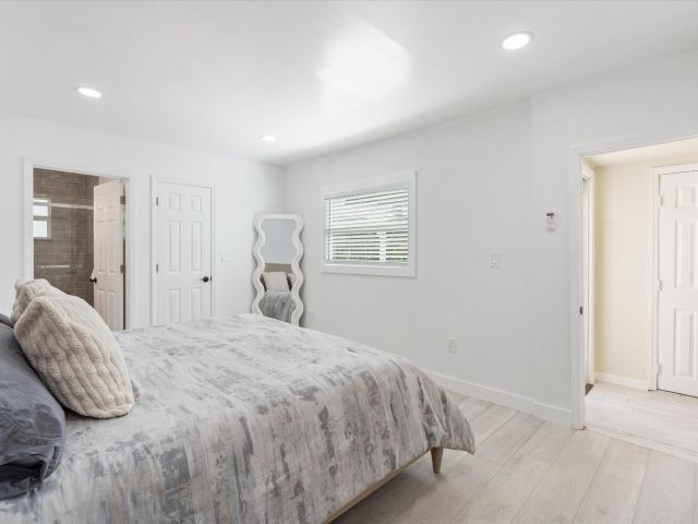 Дом в аренду по адресу 543 NE 3rd Avenue - фото 6013961